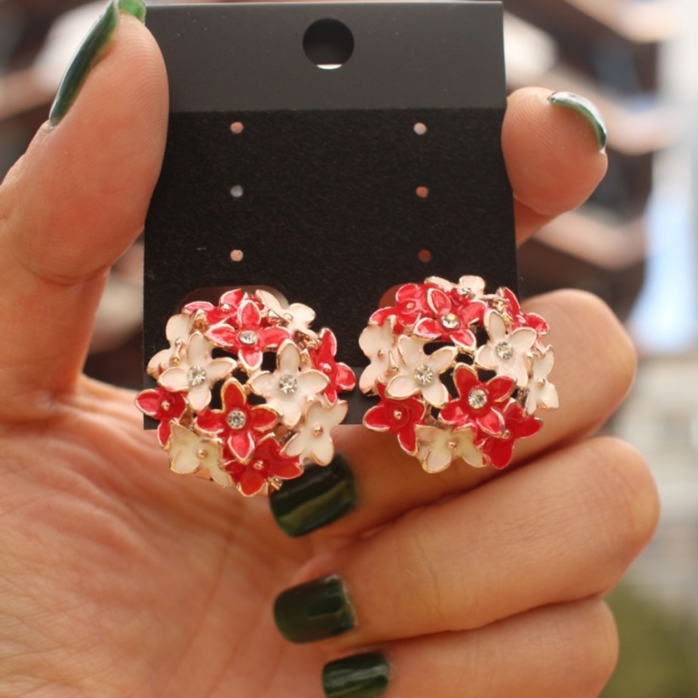 New 925 Four Leaf Flower Diamond Studs earrings - Picture 5 of 8
